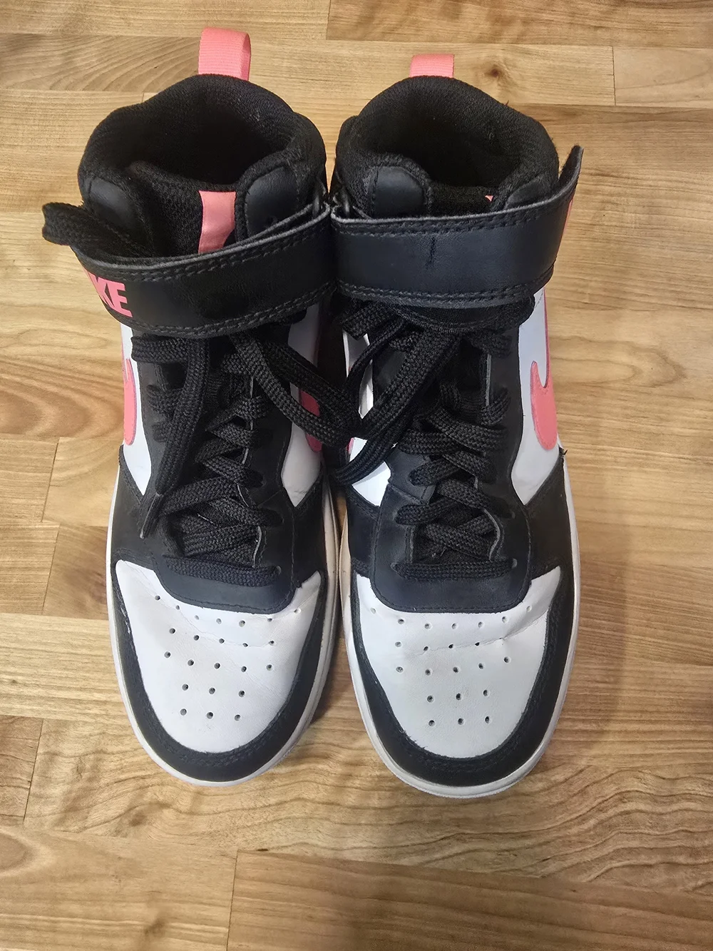 Nike Girl's Mid-Top Sneakers in Black, White & Pink